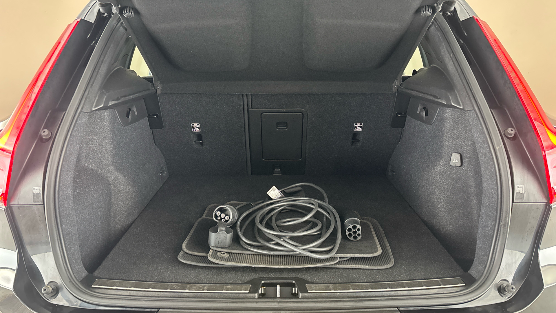 4020901 1.5 T4 Recharge PHEV Plus Dark 5dr Auto