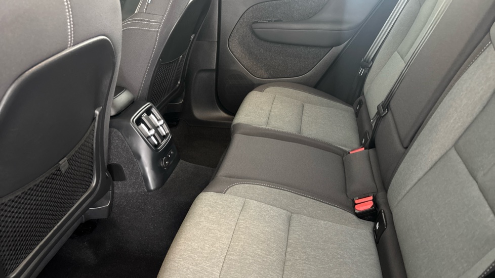 VOLVO XC40 Image 14
