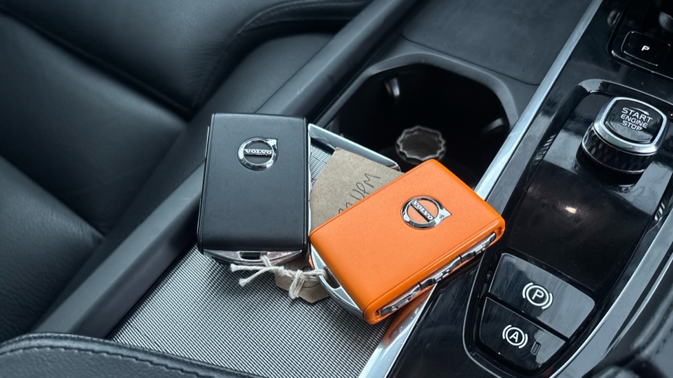 VOLVO XC90 2 keys available