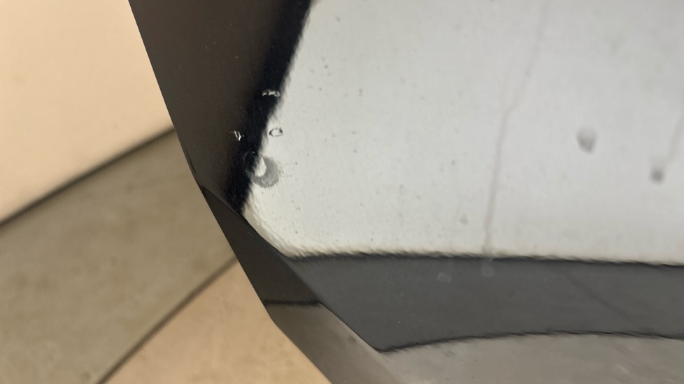 VOLVO XC40 Chips and dent