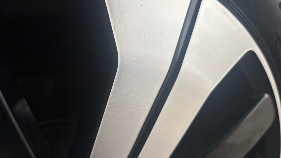 VOLVO XC40 Scratches