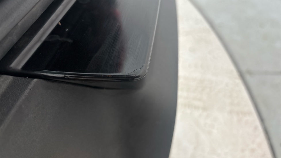 VOLVO XC40 Chips and scratches