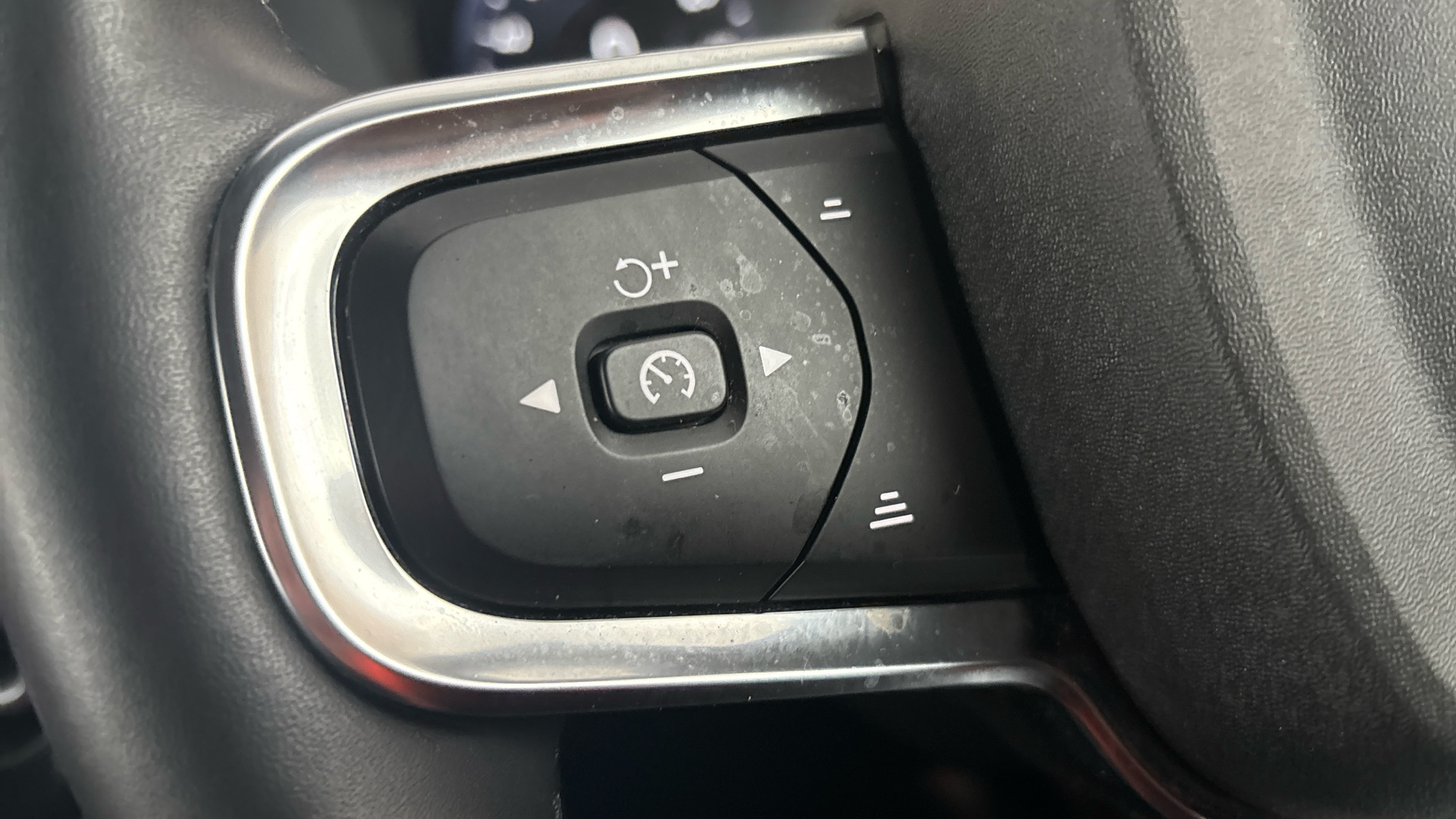 4020716 1.5 T4 Recharge PHEV Plus Dark 5dr Auto