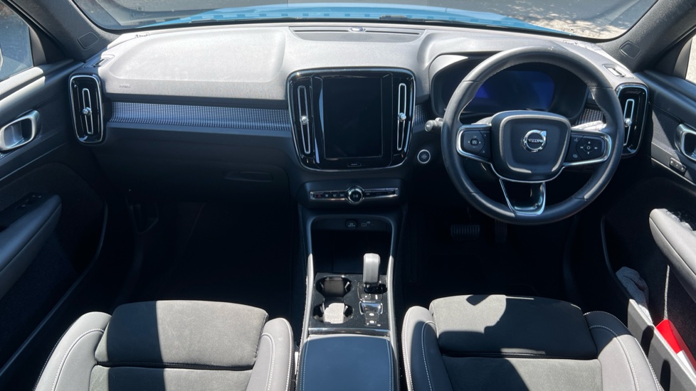 Volvo XC40 2.0 B4P Plus Dark 5dr Auto Petrol Estate - Image 5