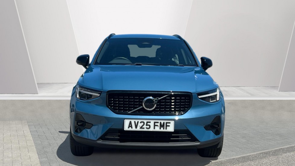 Volvo XC40 2.0 B4P Plus Dark 5dr Auto Petrol Estate - Image 8
