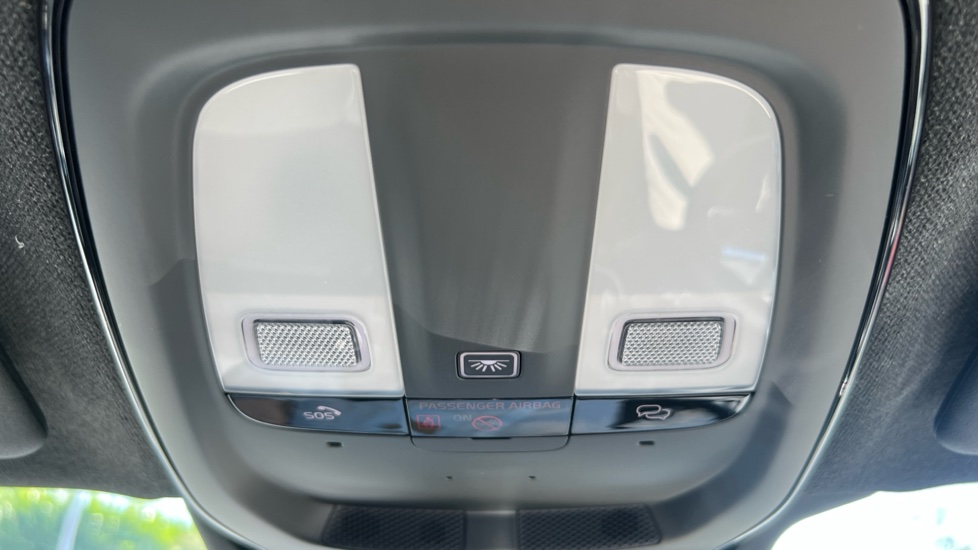 Volvo XC40 2.0 B4P Plus Dark 5dr Auto Petrol Estate - Image 23