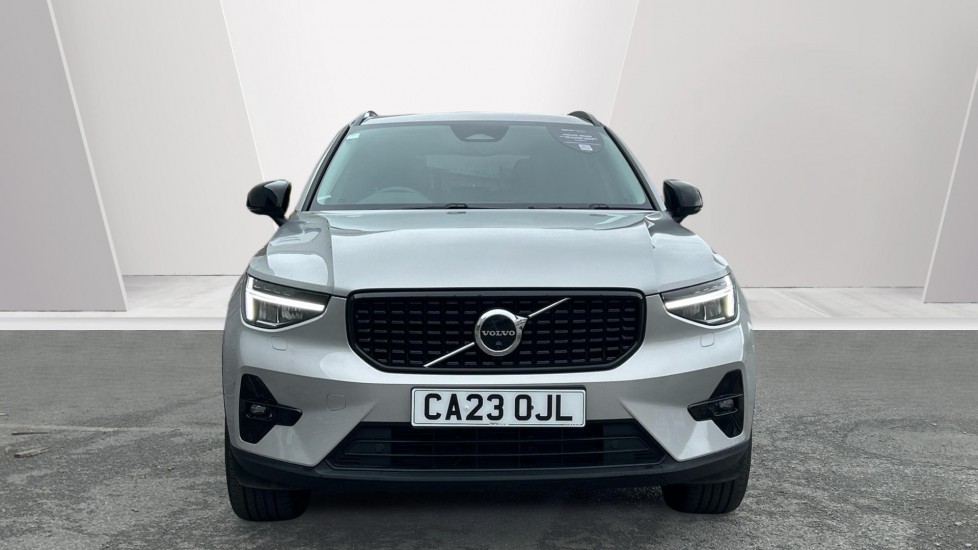Volvo XC40 2.0 B4P Ultimate Dark 5dr Auto Petrol Estate - Image 8