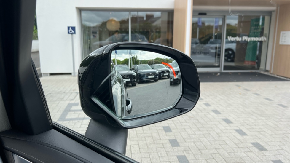 Volvo XC90 2.0 T8 [455] RC PHEV Ultimate Dark 5dr AWD Gtron Estate - Image 31