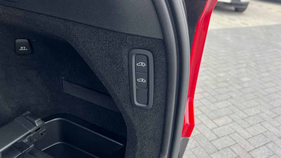 Volvo XC90 2.0 T8 [455] RC PHEV Ultimate Dark 5dr AWD Gtron Estate - Image 36