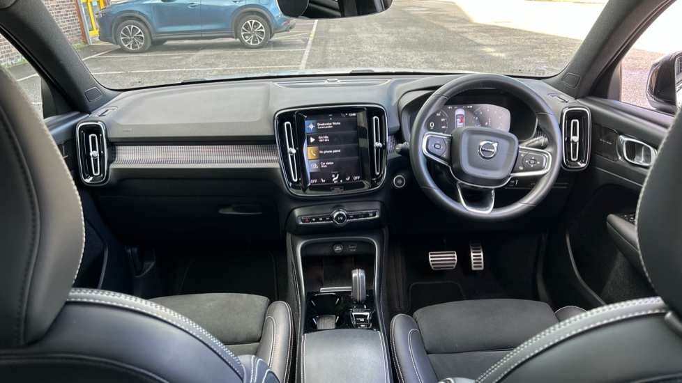 Volvo XC40 1.5 T3 [163] R DESIGN 5dr Geartronic Petrol Estate - Image 5