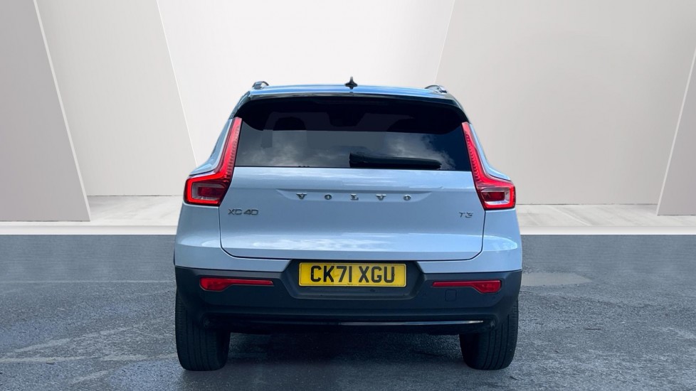 Volvo XC40 1.5 T3 [163] R DESIGN 5dr Geartronic Petrol Estate - Image 7