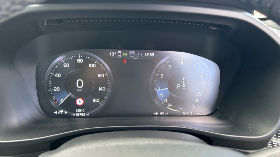 Volvo XC40 1.5 T3 [163] R DESIGN 5dr Geartronic Petrol Estate - Image 11