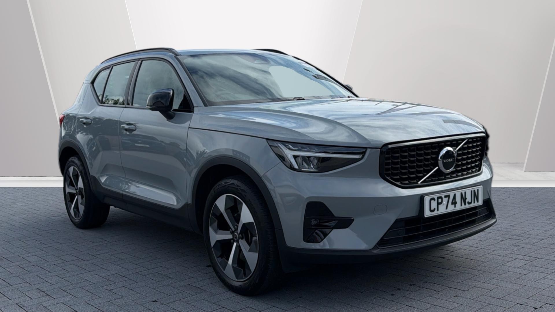 Volvo XC40 listing photo