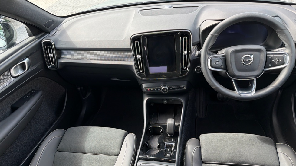 Volvo XC40 2.0 B4P Plus Dark 5dr Auto Petrol Estate - Image 5