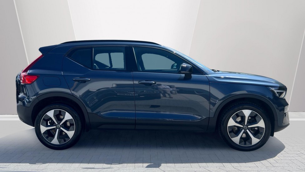 Volvo XC40 2.0 B4P Plus Dark 5dr Auto Petrol Estate - Image 3