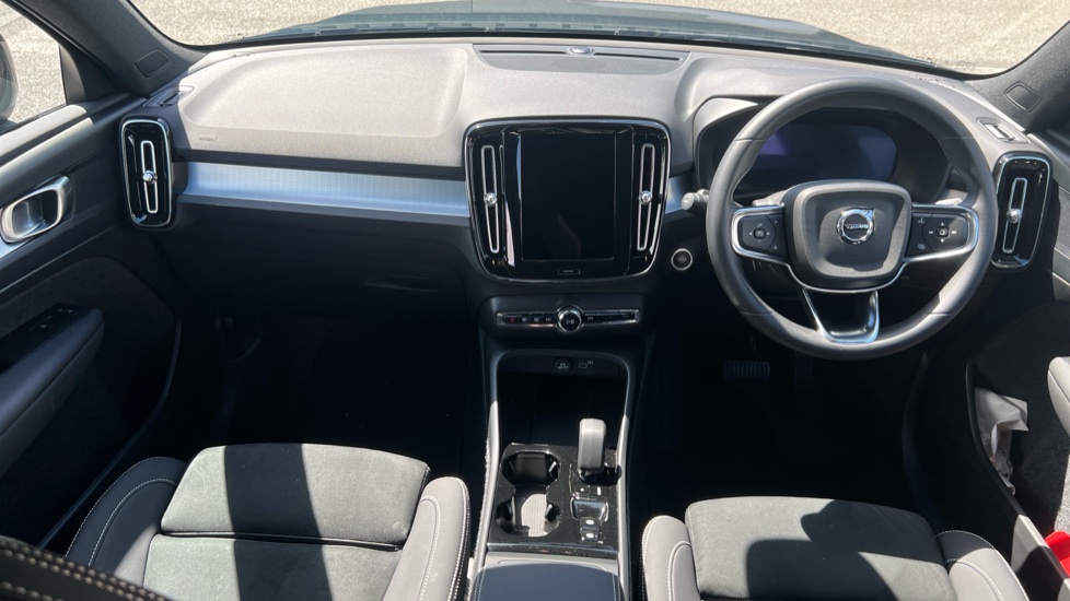 Volvo XC40 2.0 B4P Plus Dark 5dr Auto Petrol Estate - Image 5