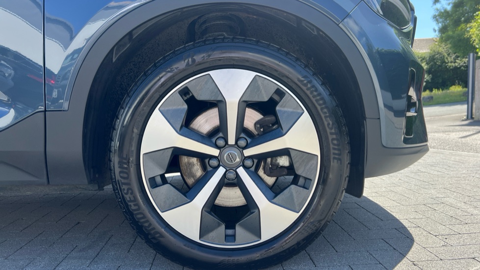 Volvo XC40 2.0 B4P Plus Dark 5dr Auto Petrol Estate - Image 9