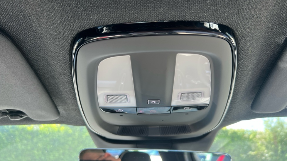 Volvo XC40 2.0 B4P Plus Dark 5dr Auto Petrol Estate - Image 25