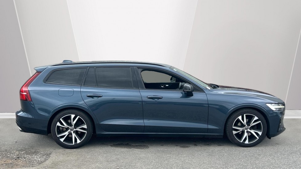 Volvo V60 D4 [163] R DESIGN 5dr Diesel Estate - Image 3