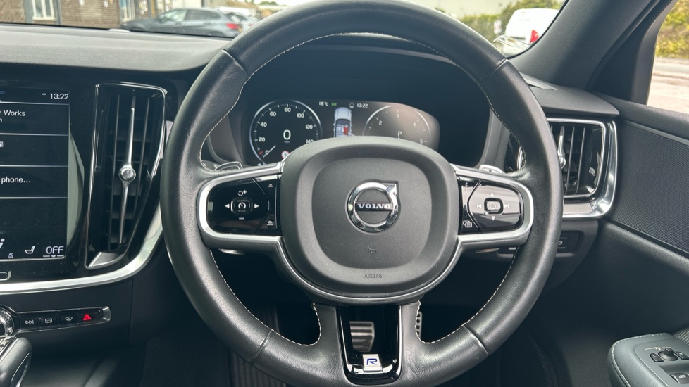 Volvo V60 D4 [163] R DESIGN 5dr Diesel Estate - Image 10