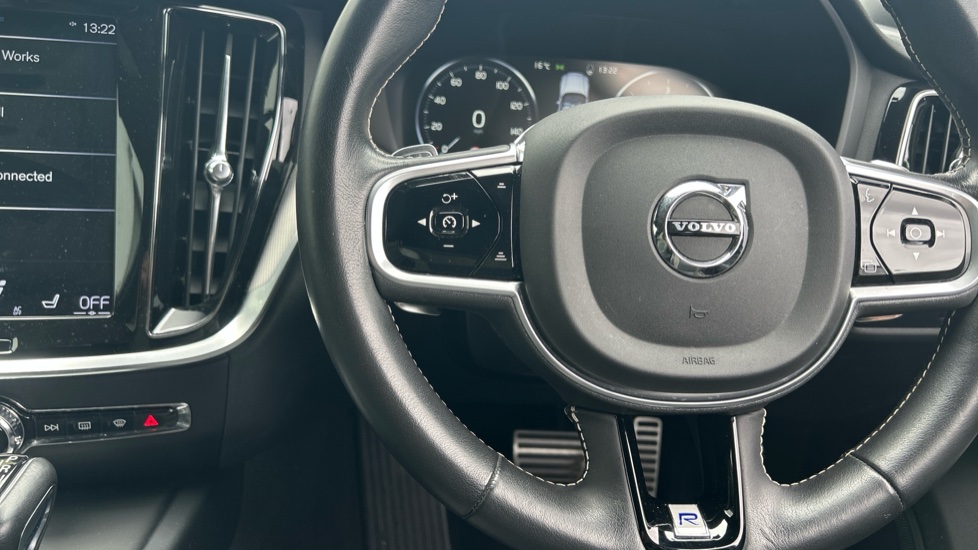 Volvo V60 D4 [163] R DESIGN 5dr Diesel Estate - Image 19