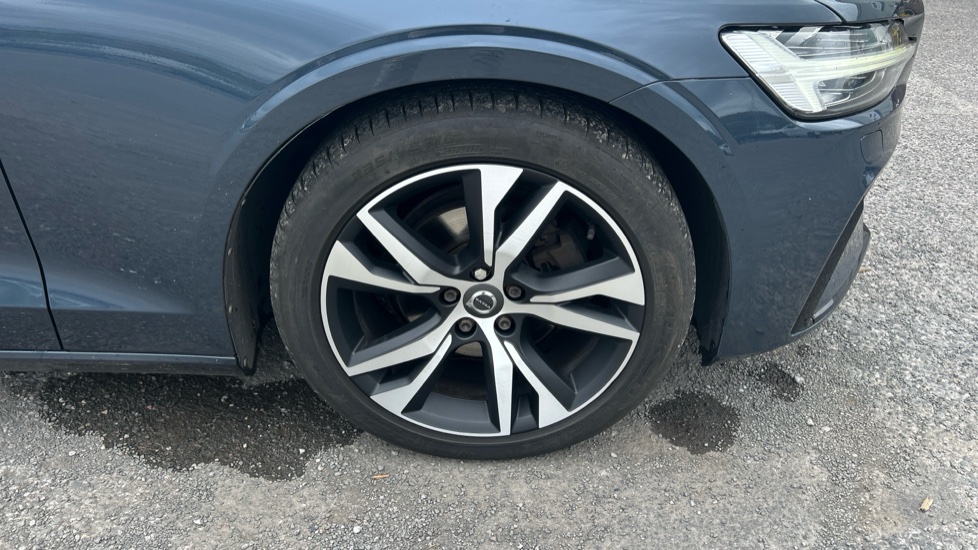 Volvo V60 D4 [163] R DESIGN 5dr Diesel Estate - Image 36