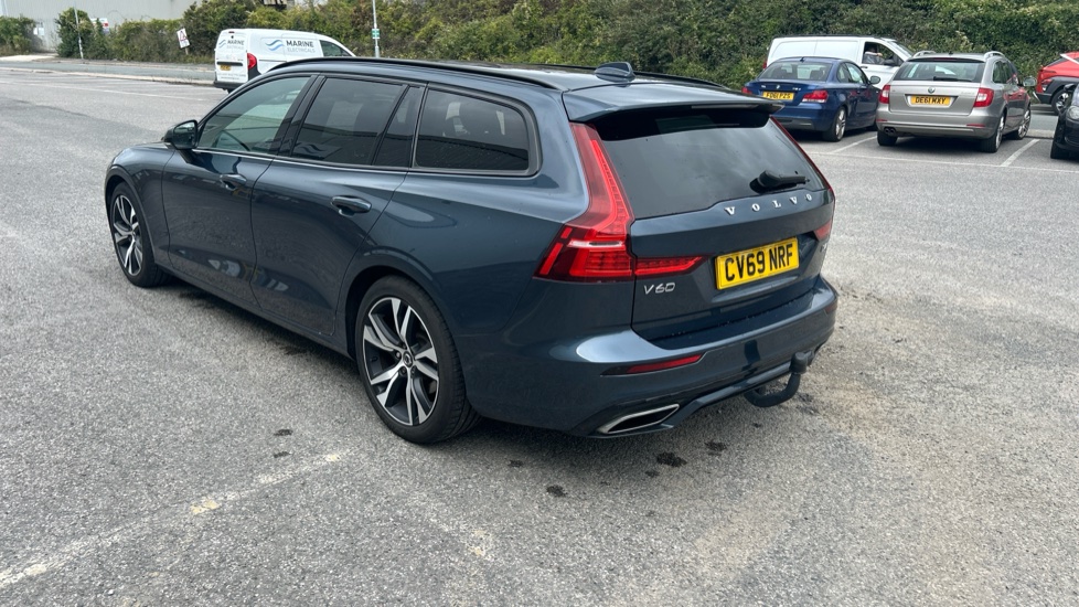 Volvo V60 D4 [163] R DESIGN 5dr Diesel Estate - Image 44