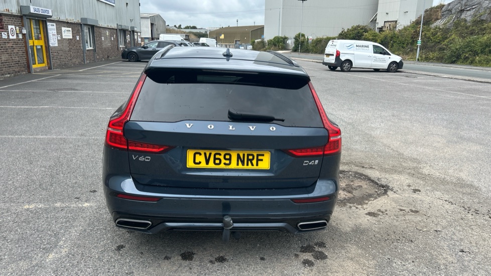 Volvo V60 D4 [163] R DESIGN 5dr Diesel Estate - Image 46
