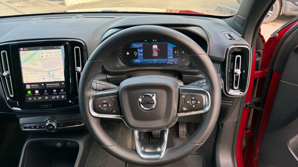 Volvo XC40 2.0 B4P Plus Dark 5dr Auto Petrol Estate - Image 10