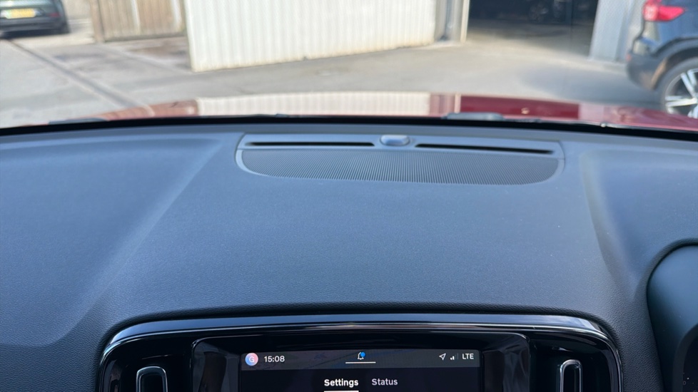 Volvo XC40 2.0 B4P Plus Dark 5dr Auto Petrol Estate - Image 24