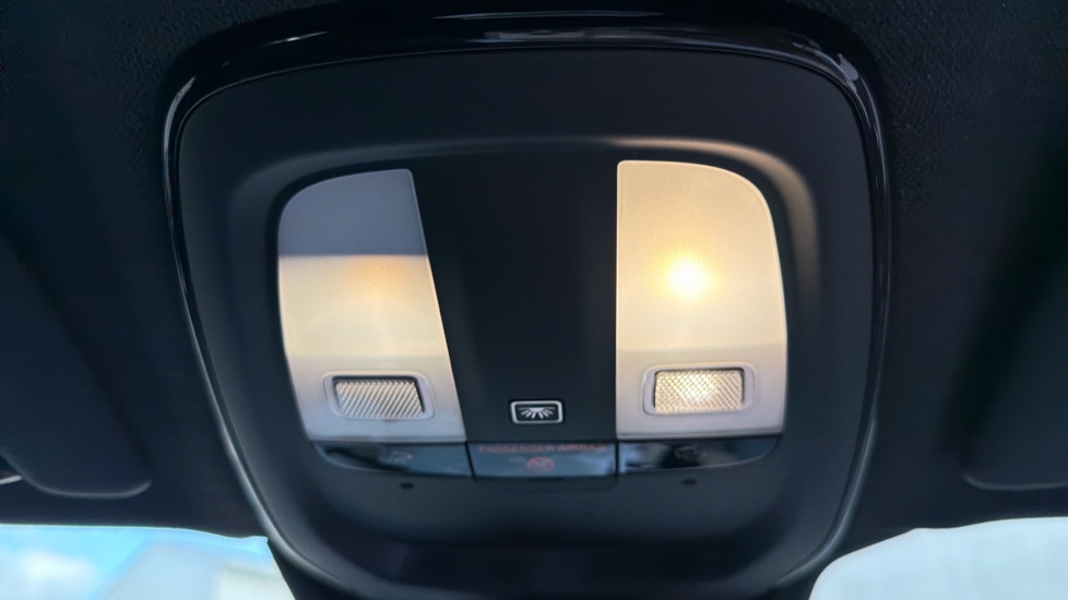 Volvo XC40 2.0 B4P Plus Dark 5dr Auto Petrol Estate - Image 27