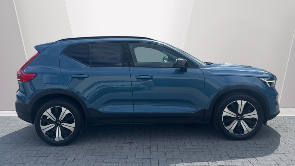Volvo XC40 1.5 T5 Recharge PHEV Ultimate Dark 5dr Auto Estate - Image 3