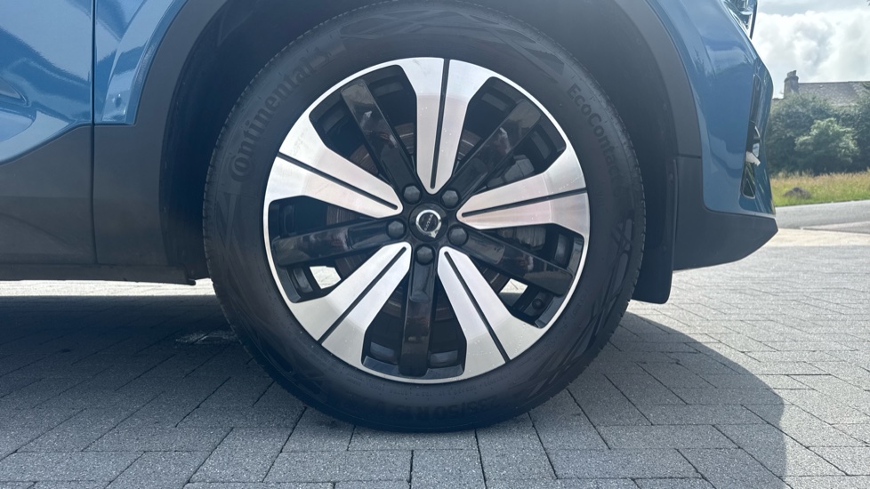 Volvo XC40 1.5 T5 Recharge PHEV Ultimate Dark 5dr Auto Estate - Image 9