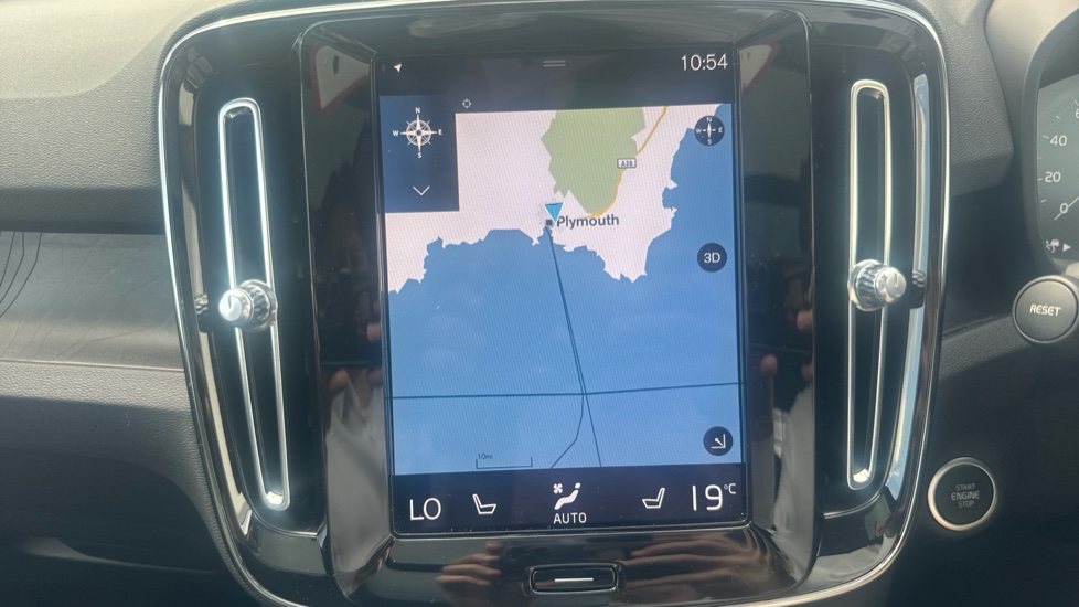 Volvo XC40 1.5 T5 Recharge PHEV Ultimate Dark 5dr Auto Estate - Image 16