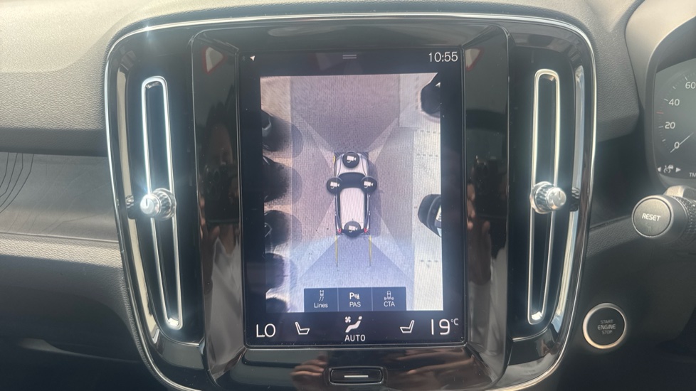 Volvo XC40 1.5 T5 Recharge PHEV Ultimate Dark 5dr Auto Estate - Image 17