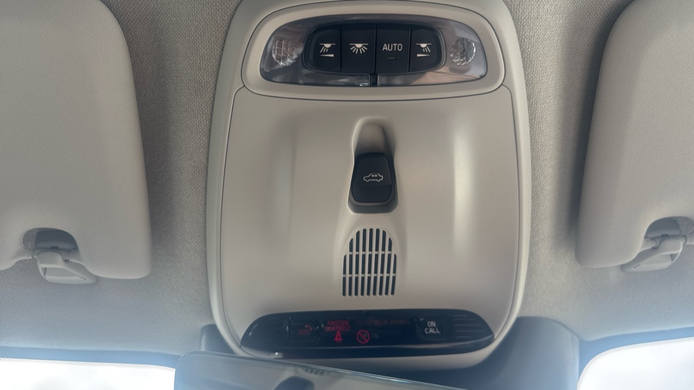 Volvo XC40 1.5 T5 Recharge PHEV Ultimate Dark 5dr Auto Estate - Image 26