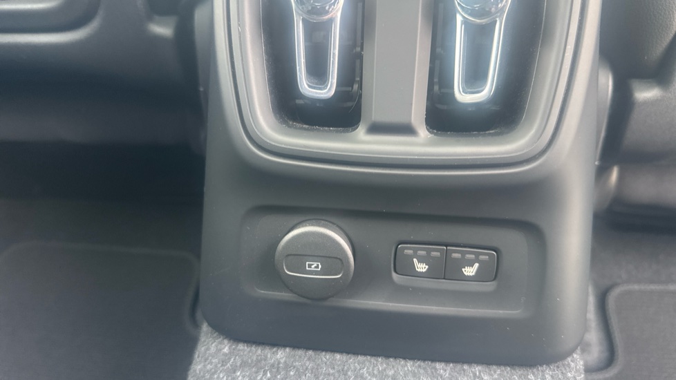Volvo XC40 1.5 T5 Recharge PHEV Ultimate Dark 5dr Auto Estate - Image 33