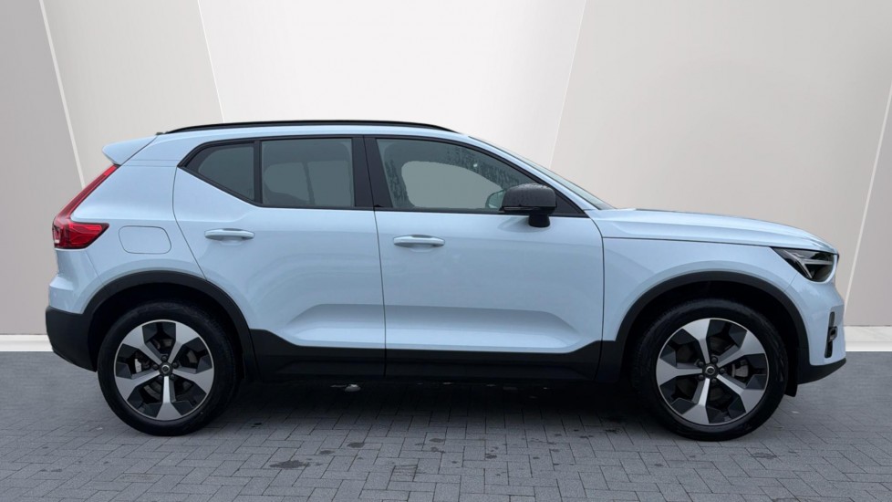 Volvo XC40 2.0 B4P Plus Dark 5dr Auto Petrol Estate - Image 3