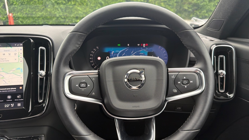 Volvo XC40 2.0 B4P Plus Dark 5dr Auto Petrol Estate - Image 10
