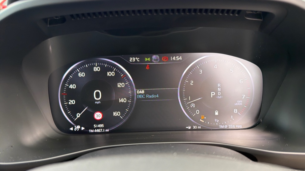 Volvo XC40 2.0 B4P R DESIGN Pro 5dr AWD Auto Petrol Estate - Image 11