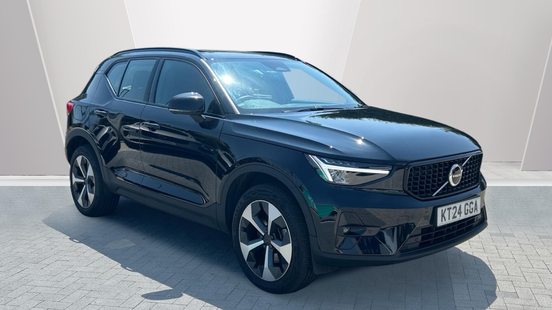 Volvo XC40 listing photo