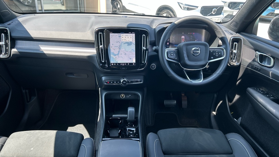 Volvo XC40 2.0 B3P Plus Dark 5dr Auto Petrol Estate - Image 5