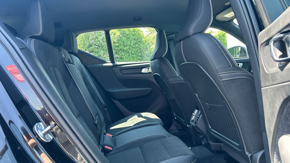 Volvo XC40 2.0 B3P Plus Dark 5dr Auto Petrol Estate - Image 6
