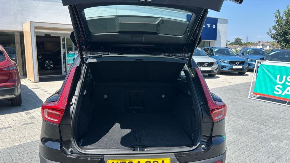 Volvo XC40 2.0 B3P Plus Dark 5dr Auto Petrol Estate - Image 13