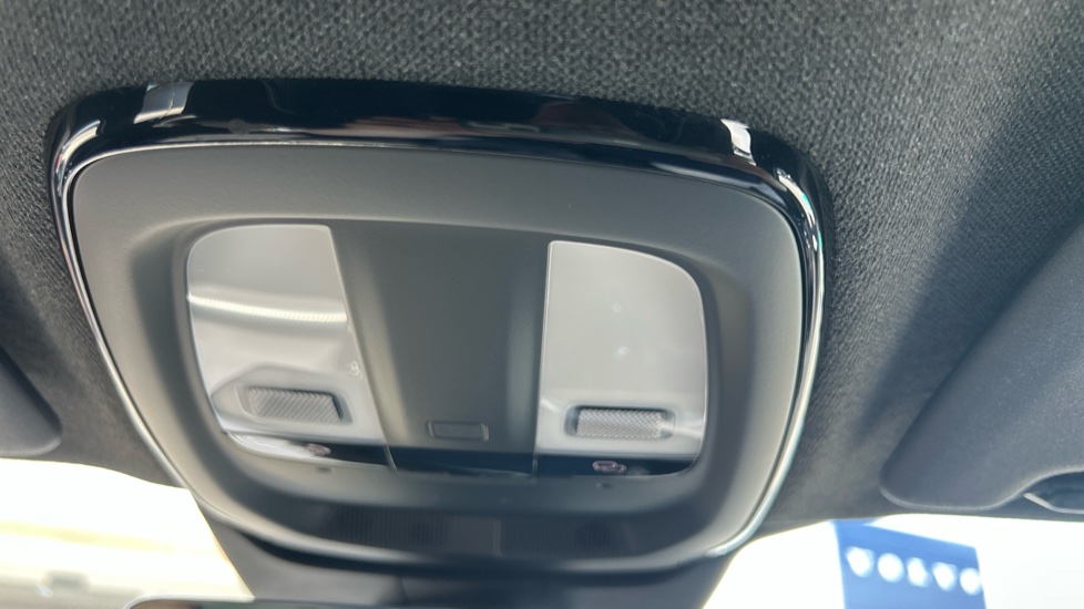 Volvo XC40 2.0 B3P Plus Dark 5dr Auto Petrol Estate - Image 22