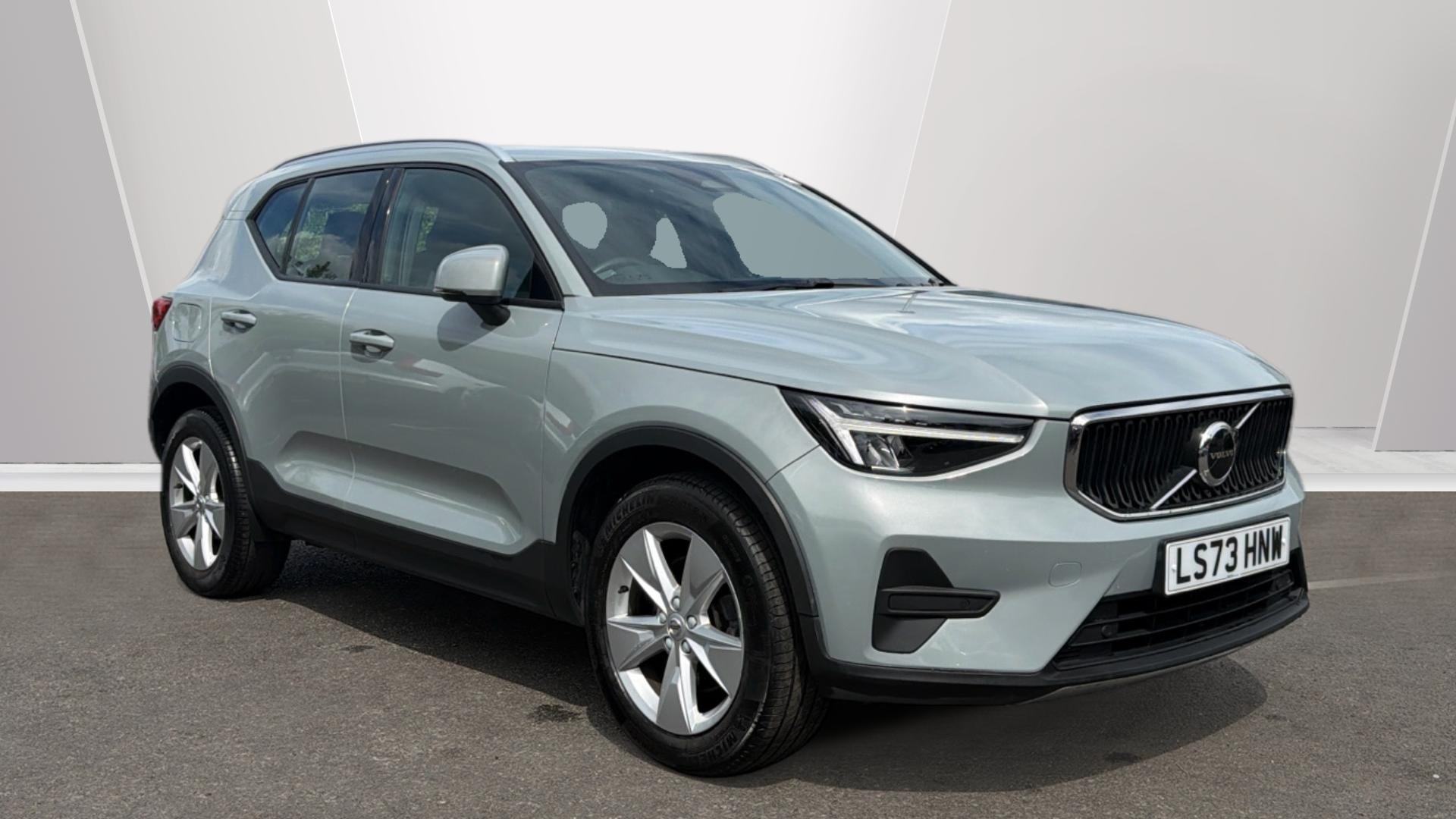 Volvo XC40 listing photo