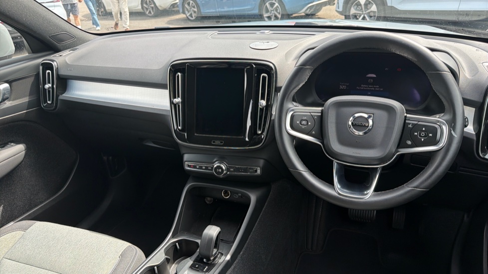 Volvo XC40 2.0 B3P Core 5dr Auto Petrol Estate - Image 4