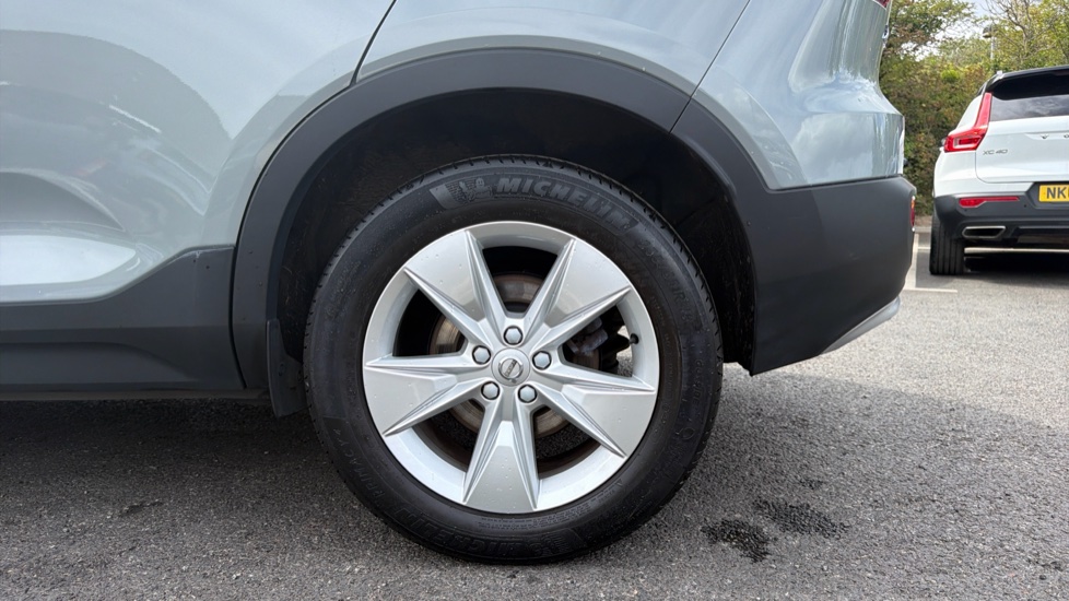 Volvo XC40 2.0 B3P Core 5dr Auto Petrol Estate - Image 9