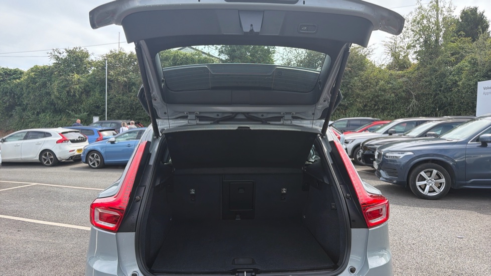 Volvo XC40 2.0 B3P Core 5dr Auto Petrol Estate - Image 13