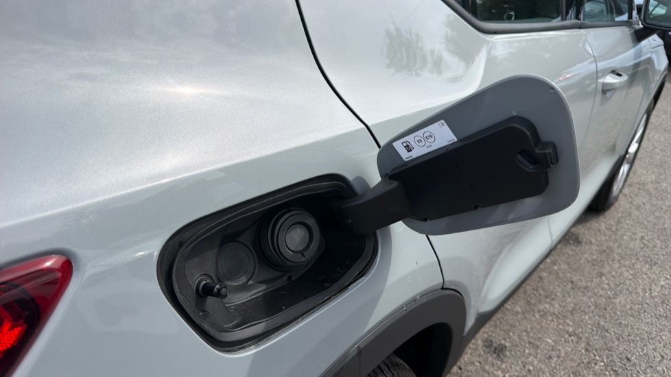 Volvo XC40 2.0 B3P Core 5dr Auto Petrol Estate - Image 16